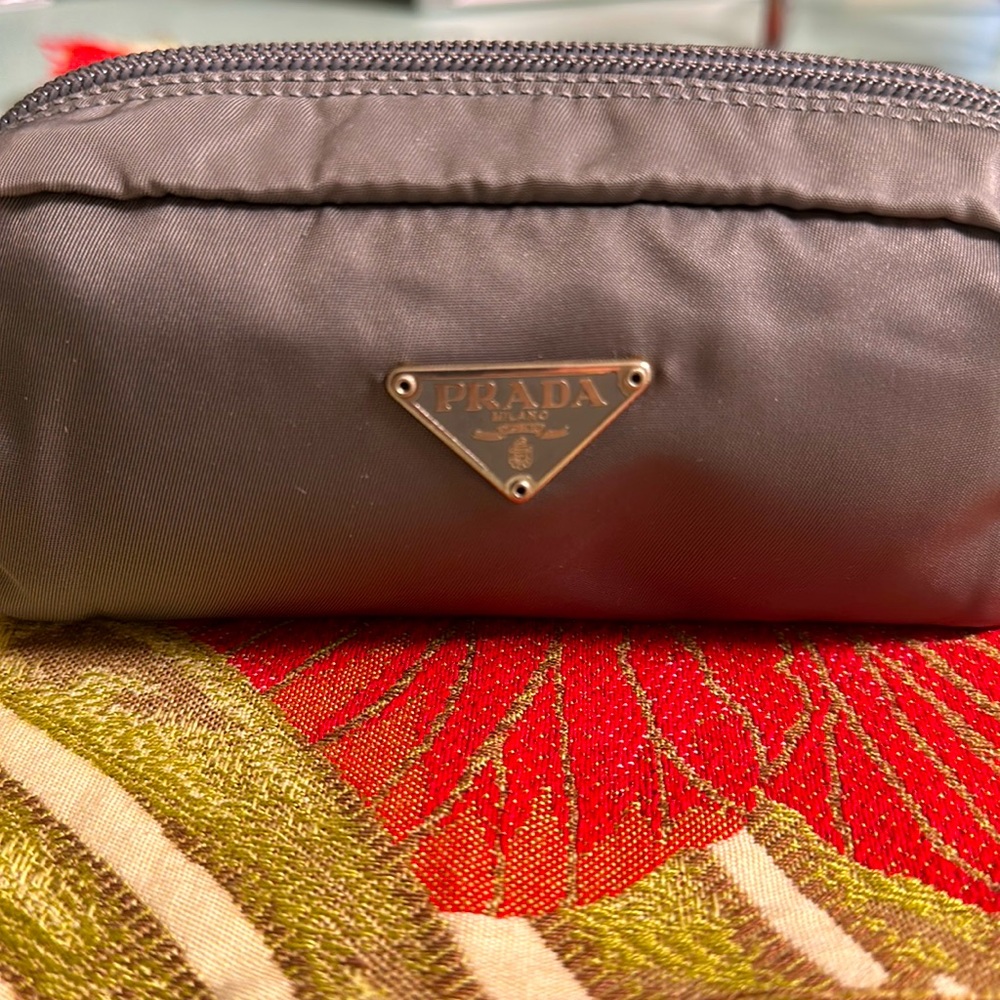 Prada Vela Mv175 With Authentication Certificate - image 1